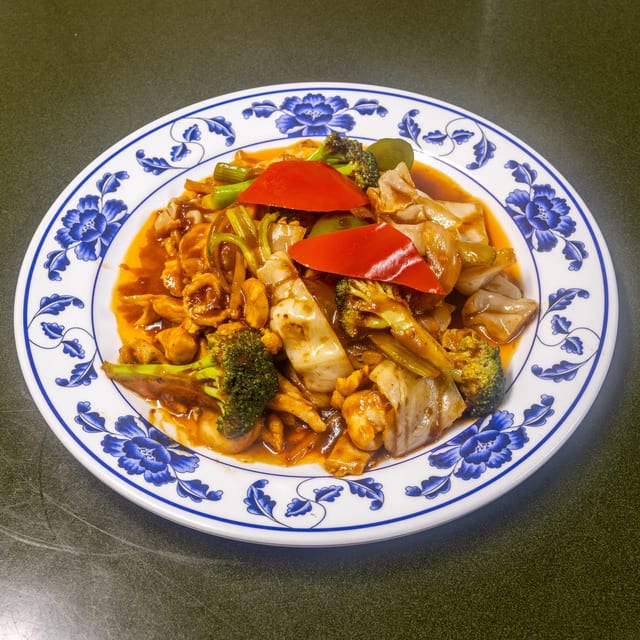 D6. Kung Bo Chicken Combination.