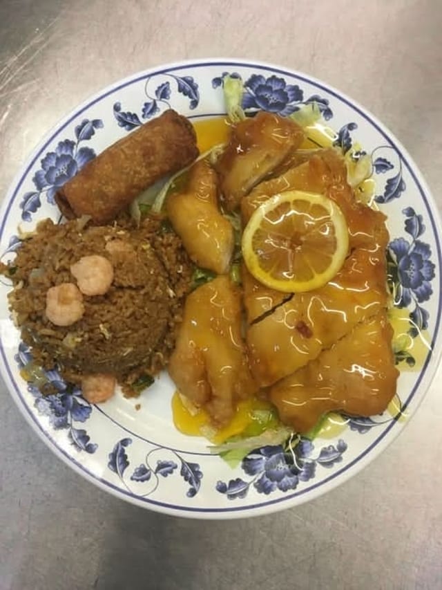 D5. Lemon Chicken Combination.